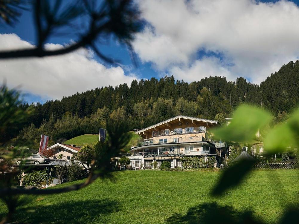 Hotel Garni Pinzgau, Bernd Huttl Нойкірхен-ам-Гросфенедігер Екстер'єр фото